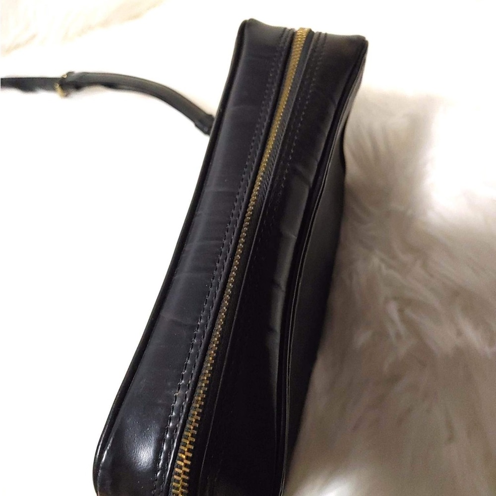 Louis Vuitton Black Epi Leather Shoulder Bag - Picture 6 of 15